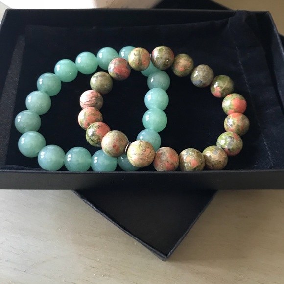 Jewelry - Cabochon Green Jadeite